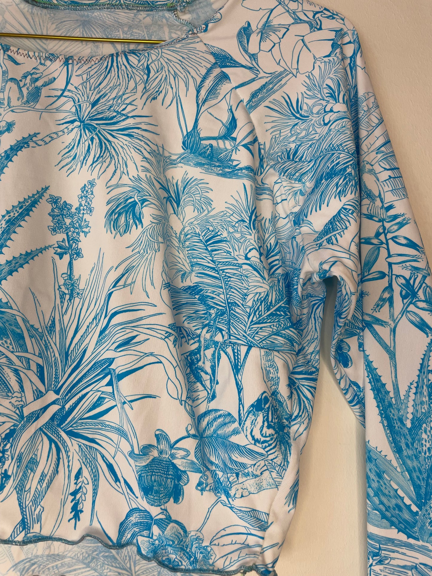 cropped rash guard : size S victorian summer