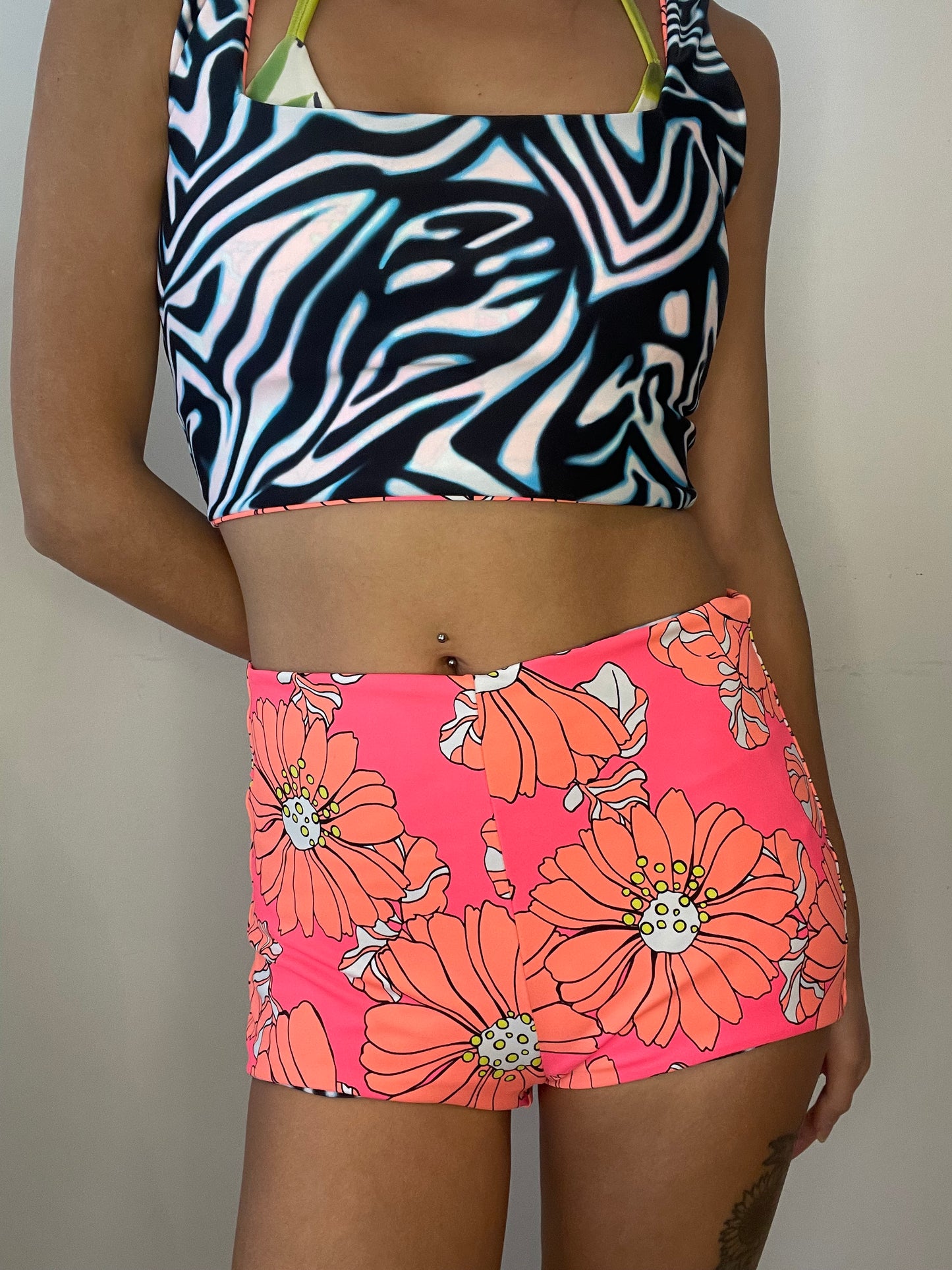reversible 4 way tops + hi waist bottom : size M : zonnetje rize