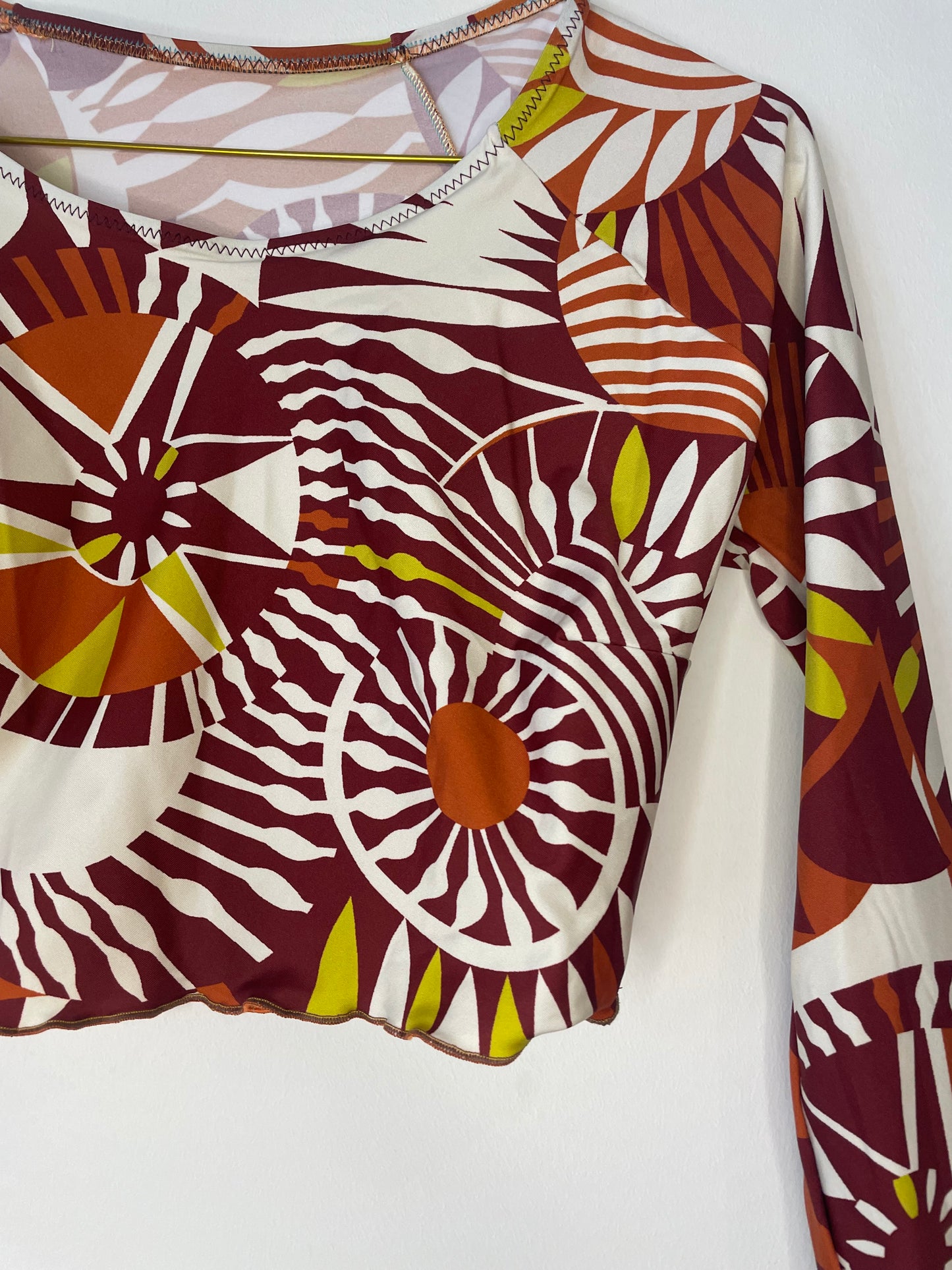 cropped rash guard : size XS tan rika tiki